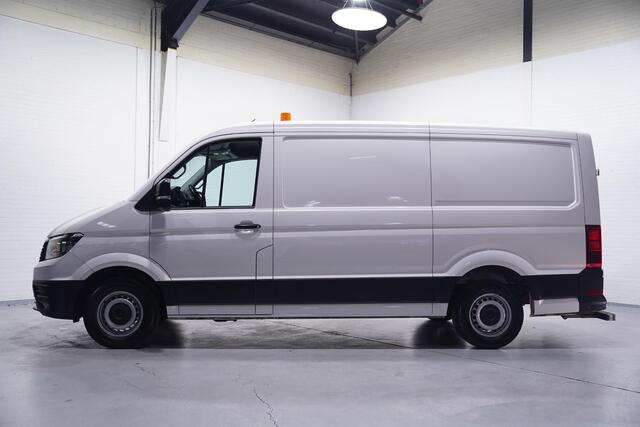 Volkswagen CRAFTER 2.0 TDI 177 pk L3H2 Navi, Camera, Trekhaak met Opstap, NAP, Laadruimte Pakket, PDC V+A, 2-Zits