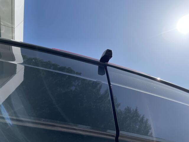 Volkswagen CRAFTER 35 2.0 TDI L3H3 Highline 140 Pk Automaat | Trekhaakvoorbereiding | App-Connect | 3 Zits