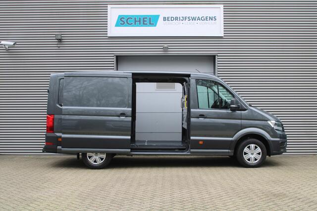 Volkswagen CRAFTER 35 2.0 TDI L3H2 177pk - Facelift - 2x Schuifdeur - Navigatie - LED - Geveerde stoel - Virtual cockpit - Camera - Verwarmd stuur - Stoelverwarming - Rijklaar