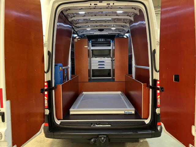 Volkswagen CRAFTER 35 2.0 TDI L3H3 180 PK Servicebus / Sortimo Inrichting / Euro 6 / Schuifdeur L + R / 220V. / Airco / Cruise Control / Camera / Trekhaak 3000 KG. / CarPlay / Navigatie