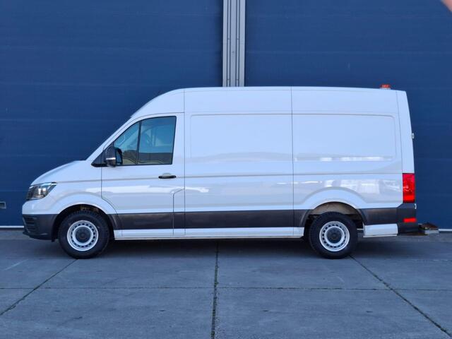 Volkswagen CRAFTER 35 2.0 TDI L3H3 Highline AIRCO / CRUISE CONTROLE / NAVI / CAMERA / TREKHAAK / CARPLAY