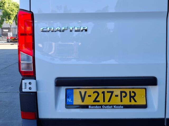 Volkswagen CRAFTER 35 2.0 TDI L3H3 Highline AIRCO / CRUISE CONTROLE / NAVI / CAMERA / TREKHAAK / CARPLAY
