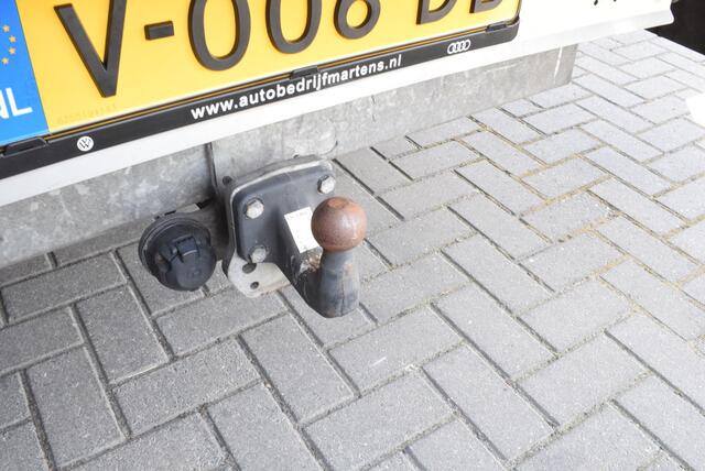 Volkswagen CRAFTER Bakwagen 2.0 TDI 163pk H6 Laadklep Trekhaak Camera Navigatie