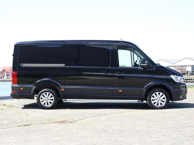 Volkswagen CRAFTER 2.0 TDI 140 PK Automaat L3H2 Exclusive | LED | Navi | ACC | 17" Lichtmetalen Velgen | Sidebars | Trekhaak | Airco |