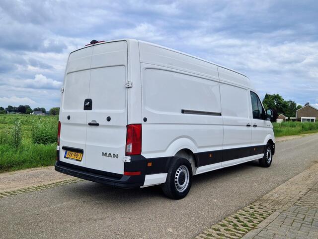 Volkswagen CRAFTER 35 2.0 TDI L4H3 - 140 Pk - Euro 6 - ParkeerCamera - Airco - AppleCarplay AndroidAuto