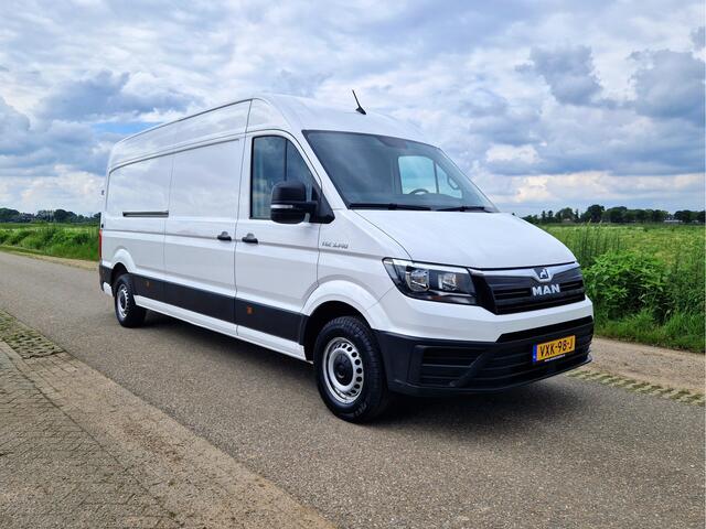 Volkswagen CRAFTER 35 2.0 TDI L4H3 - 140 Pk - Euro 6 - ParkeerCamera - Airco - AppleCarplay AndroidAuto