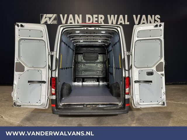 Volkswagen CRAFTER 2.0 TDI 140 pk L3H3 L2H2 Euro6 Airco | PDC | 3000kg trekvermogen | Apple Carplay Android Auto, Parkeersensoren, Bijrijdersbank