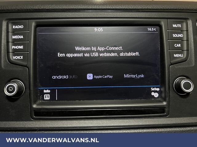 Volkswagen CRAFTER 2.0 TDI 140 pk L3H3 L2H2 Euro6 Airco | PDC | 3000kg trekvermogen | Apple Carplay Android Auto, Parkeersensoren, Bijrijdersbank