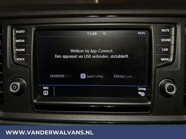 Volkswagen CRAFTER 2.0 TDI 140 pk L3H3 L2H2 Euro6 Airco | Camera | 3000kg trekvermogen | Apple Carplay Android Auto, CruiseControl, Parkeersensoren, Chauffeursstoel, Bijrijdersbank