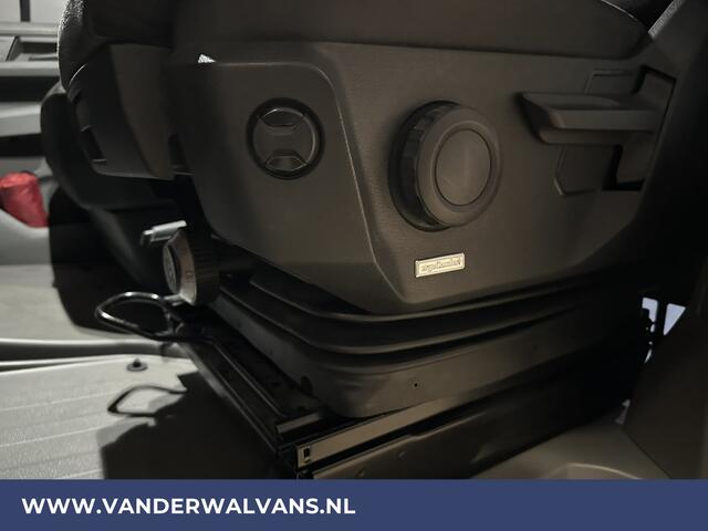 Volkswagen CRAFTER 2.0 TDI 140 pk L3H3 L2H2 Euro6 Airco | Camera | 3000kg trekvermogen | Apple Carplay Android Auto, CruiseControl, Parkeersensoren, Chauffeursstoel, Bijrijdersbank