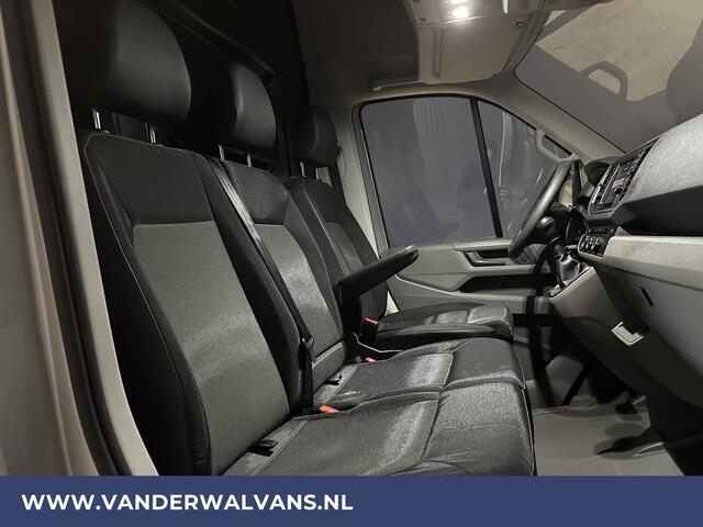 Volkswagen CRAFTER 2.0 TDI 140 pk L3H3 L2H2 Euro6 Airco | Camera | 3000kg trekvermogen | Apple Carplay Android Auto, CruiseControl, Parkeersensoren, Chauffeursstoel, Bijrijdersbank