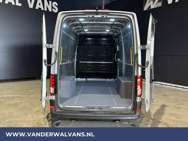 Volkswagen CRAFTER 2.0 TDI 140 pk L3H3 L2H2 Euro6 ** Airco | Cruisecontrol | Camera | Apple Carplay Android Auto, Parkeersensoren, Bijrijdersbank, 3000kg Trekvermogen