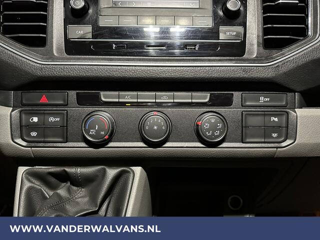 Volkswagen CRAFTER 2.0 TDI 140 pk L3H3 L2H2 Euro6 ** Airco | 3000kg Trekvermogen | Cruisecontrol | Parkeersensoren Bijrijdersbank, verwarmde voorruit, multimedia voorbereiding