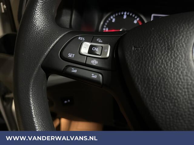 Volkswagen CRAFTER 2.0 TDI 140 pk L3H3 L2H2 Euro6 ** Airco | 3000kg Trekvermogen | Cruisecontrol | Parkeersensoren Bijrijdersbank, verwarmde voorruit, multimedia voorbereiding