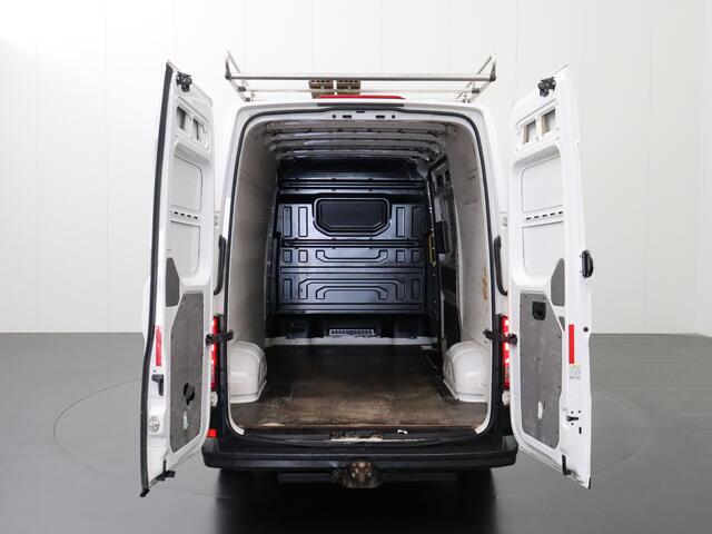 Volkswagen CRAFTER 2.0TDI 140PK L3H3 Highline | Imperiaal | Trekhaak | Betimmering