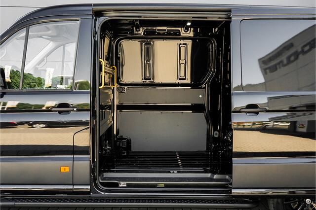 Volkswagen CRAFTER 35 2.0 TDI L3H2 Black Pack Luxe 19" ACC Dubbel Schuifdeur BPM Vrij Facelift LED