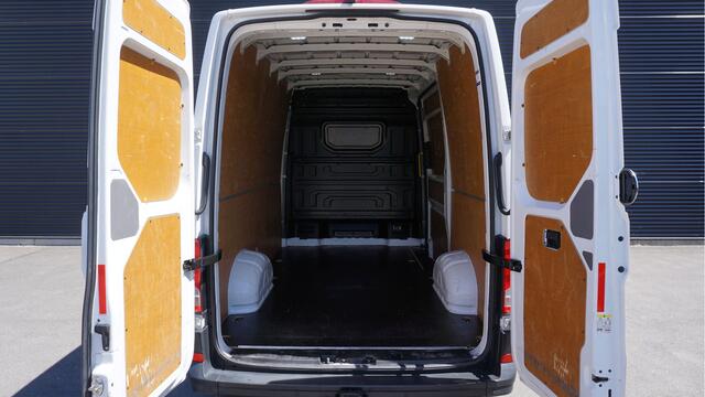 Volkswagen CRAFTER 30 | L3H3 | App-Connect | Cruise | Camera | Trekhaak | Voorruitverwarming