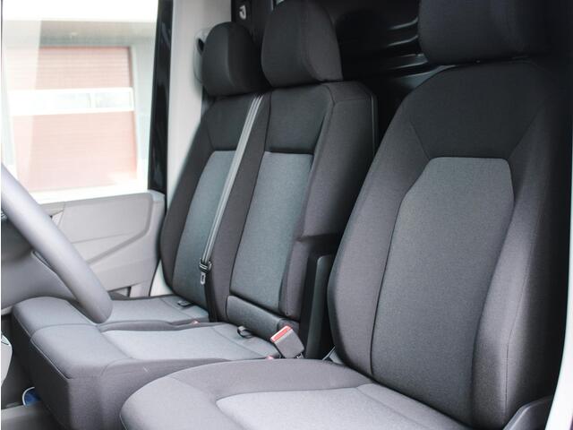 Volkswagen CRAFTER 35 2.0 TDI L4H3 177PK DSG Achteruitrijcamera, LED, navigatie, cruise control, airco, park distance control, bijrijdersbank