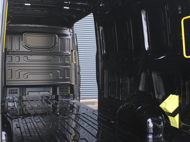 Volkswagen CRAFTER 35 2.0 TDI L4H3 177PK DSG Achteruitrijcamera, LED, navigatie, cruise control, airco, park distance control, bijrijdersbank