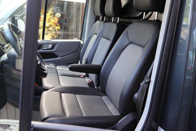 Volkswagen CRAFTER 35 2.0 TDI L3H3 Highline, Led-Koplampen, 177pk, Navigatie, Apple CarPlay/Android Auto, Leder!