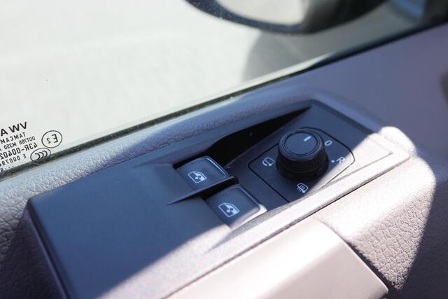 Volkswagen CRAFTER 35 2.0 TDI L3H3 Highline, Led-Koplampen, 177pk, Navigatie, Apple CarPlay/Android Auto, Leder!