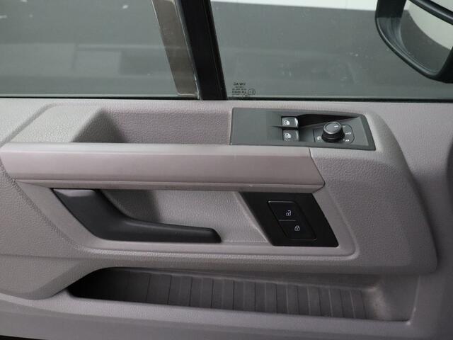 Volkswagen CRAFTER 2.0TDI 140PK DSG Automaat L3H3 | Imperiaal | Trekhaak | Airco | Navigatie | Camera | 3-Persoons