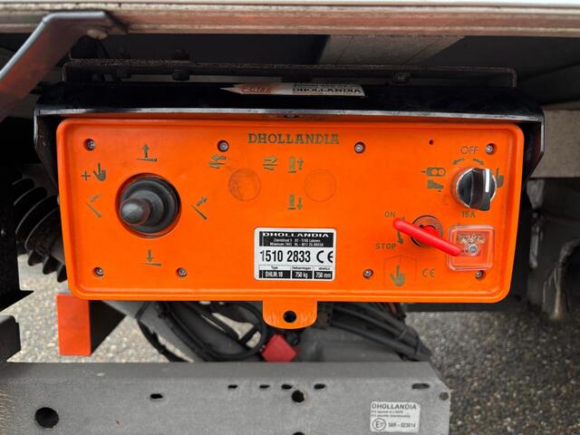 Volkswagen CRAFTER 35 2.0 TDI L3H2 | Laadklep DHollandia | Trekhaak | Bakwagen | Cruise Control | NAVI | Airco | Lat om lat betimmering | 6baks
