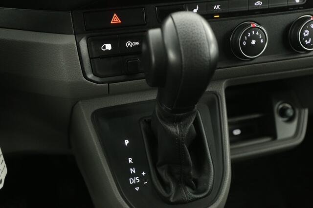 Volkswagen CRAFTER 30 2.0 TDI L3H2 140PK 3000KG Trekgew. Automaat Airco Cruise Carplay DSG 3 Persoons Elektrpakket Schuifdeur