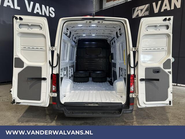 Volkswagen CRAFTER 2.0 TDI 141pk L3H3 L2H2 Euro6 Airco | Camera | Apple Carplay | Android Auto | Cruisecontrol Chauffeursstoel