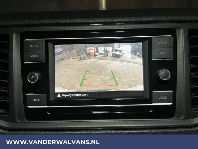 Volkswagen CRAFTER 2.0 TDI 141pk L3H3 L2H2 Euro6 Airco | Camera | Apple Carplay | Android Auto | Cruisecontrol Chauffeursstoel
