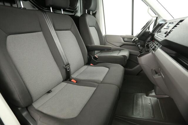 Volkswagen CRAFTER 35 2.0 TDI L3H3 177PK 3500KG Trekgew. Airco Cruise 3 Persoons Elektrpakket Trekhaak