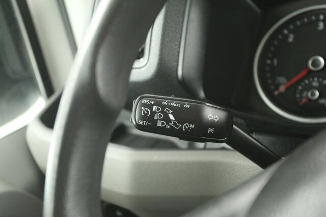 Volkswagen CRAFTER 35 2.0 TDI L3H3 177PK 3500KG Trekgew. Airco Cruise 3 Persoons Elektrpakket Trekhaak