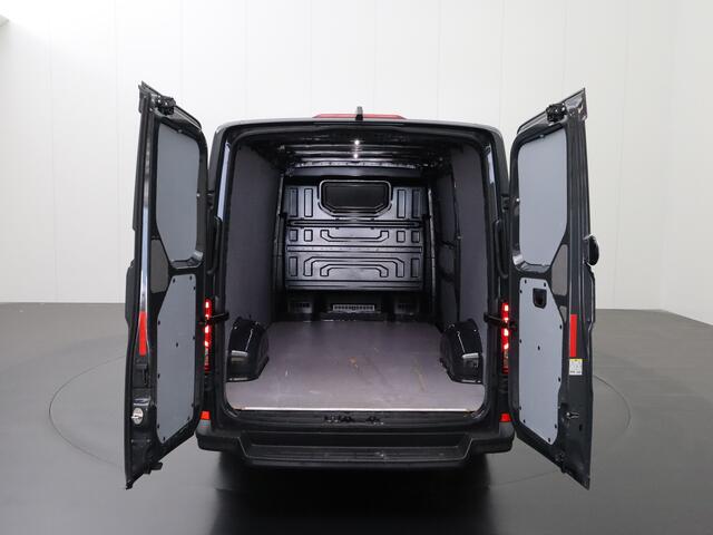 Volkswagen CRAFTER 2.0TDI 140PK L3H2 Highline | Navigatie | Camera | Airco | Cruise | Betimmering