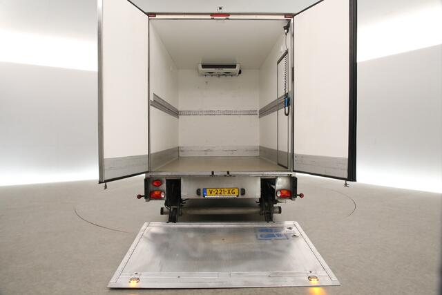 Volkswagen CRAFTER 35 2.0 TDI Bakwagen 141PK | NACHTKOELING | DSG Automaat Koelwagen Laadklep Laadbak Zijdeur Koelauto Airco Cruise Navi 3 Persoons