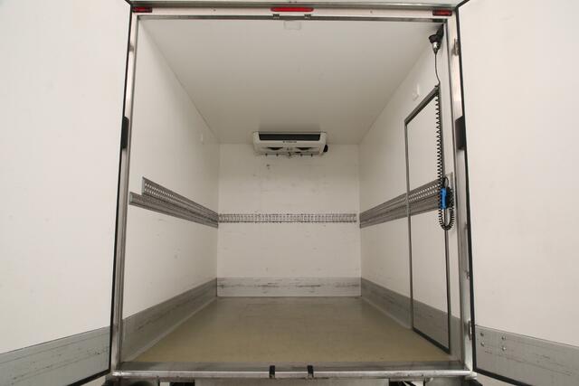 Volkswagen CRAFTER 35 2.0 TDI Bakwagen 141PK | NACHTKOELING | DSG Automaat Koelwagen Laadklep Laadbak Zijdeur Koelauto Airco Cruise Navi 3 Persoons