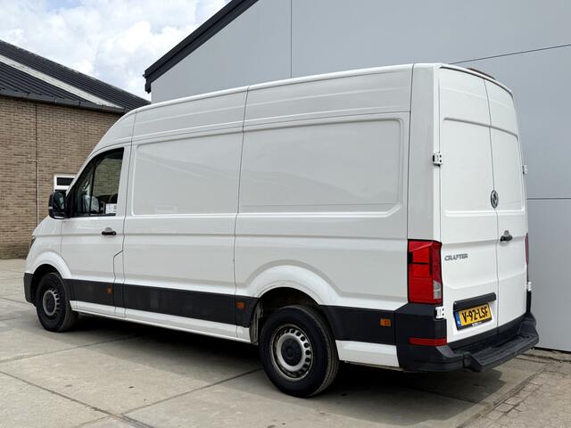 Volkswagen CRAFTER 2.0 TDI 140pk L3H3 Airco Cruise Control Carplay Parkeersensoren voor achter