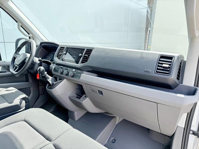 Volkswagen CRAFTER 2.0 TDI 140pk L3H3 Airco Cruise Control Carplay Parkeersensoren voor achter