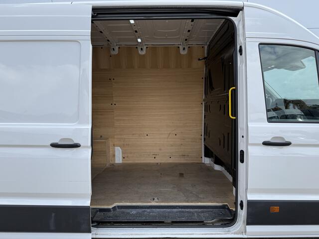 Volkswagen CRAFTER 2.0 TDI 140pk L3H3 Airco Cruise Control Carplay Parkeersensoren voor achter