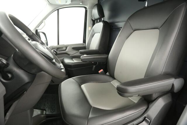 Volkswagen CRAFTER 35 2.0 TDI L3H3 141PK 3000KG Trekgew. Airco Camera Carplay Cruise PDC Elektrpakket Trekhaak
