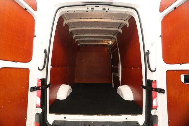 Volkswagen CRAFTER 35 2.0 TDI L3H3 141PK Airco Cruise 3000KG Trekgew. Trekhaak Elektrpakket