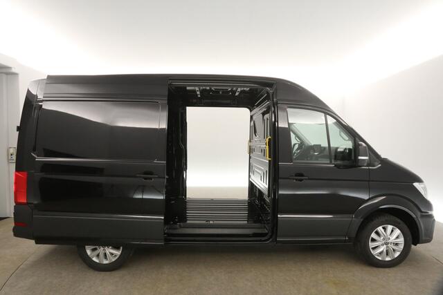 Volkswagen CRAFTER 2.0 TDI DSG HIGHLINE EXCLUSIVE L3H3 | FACELIFT MODEL | BPM VRIJ | NIEUW 3000KG TREKHAAK VIRTUAL 2XSCHUIFDEUR ADAPTIVE CRUISE LED 140PK CARPLAY 17"LMV