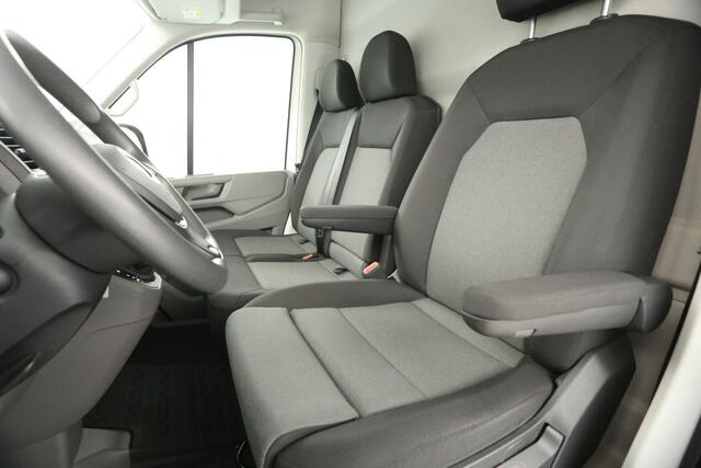 Volkswagen CRAFTER 35 2.0 TDI L3H2 141PK DSG Automaat Airco Camera Carplay Cruise Navigatie 3 Persoons Elektrpakket