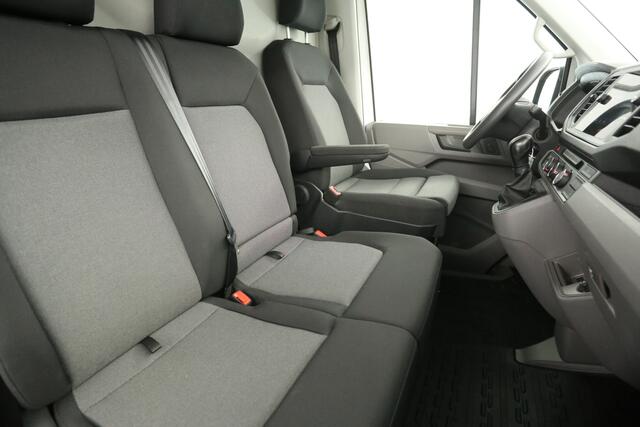 Volkswagen CRAFTER 35 2.0 TDI L3H2 141PK DSG Automaat Airco Camera Carplay Cruise Navigatie 3 Persoons Elektrpakket