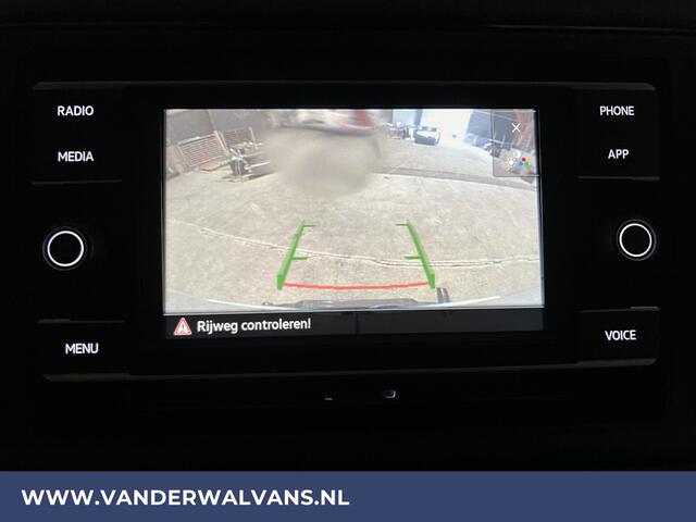 Volkswagen CRAFTER 2.0 TDI 141pk L3H2 L2H1 Euro6 Airco | Camera | Apple Carplay | Android Auto Bijrijdersbank