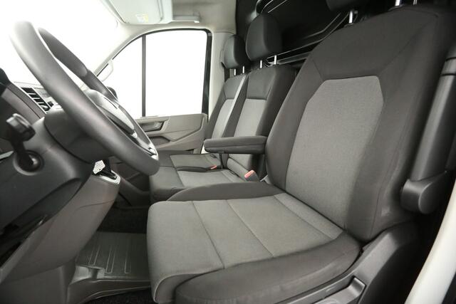 Volkswagen CRAFTER 50 2.0 TDI L3H3 | 177PK | Dubbellucht | 3500KG Trekgew. DSG Automaat Airco Camera Carplay Cruise Trekhaak 3 Persoons Navi PDC