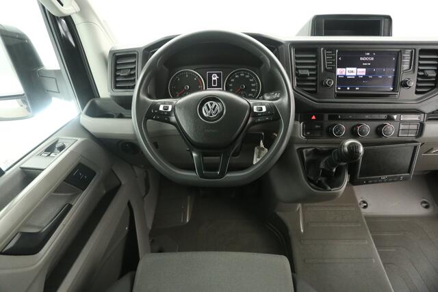 Volkswagen CRAFTER 35 2.0 TDI 140PK Bakwagen | L 3.80m | Camper Ombouw | Verhuiswagen | Airco Camera Carplay Cruise Laadbak Achterdeuren Treeplank
