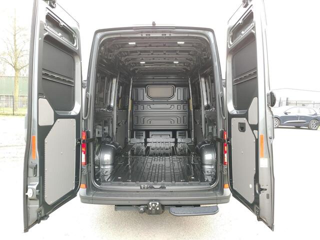 Volkswagen CRAFTER 35 2.0 TDI 177pk Automaat L3H3 Exclusive | BPM-vrij | Geveerde stoel | Climatronic | Navigatie | 2x Schuifdeur | Trekhaak | Netto Deal excl. kosten rijklaarmaken