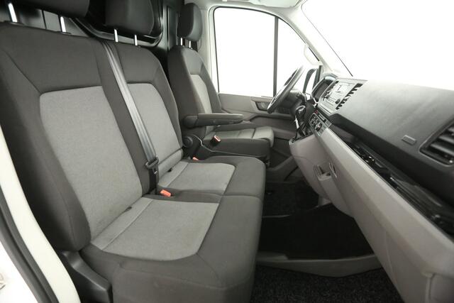 Volkswagen CRAFTER 35 2.0 TDI L3H3 141PK DSG 3000KG Trekgew. Automaat Airco Cruise 3 Persoons Elektrpakket