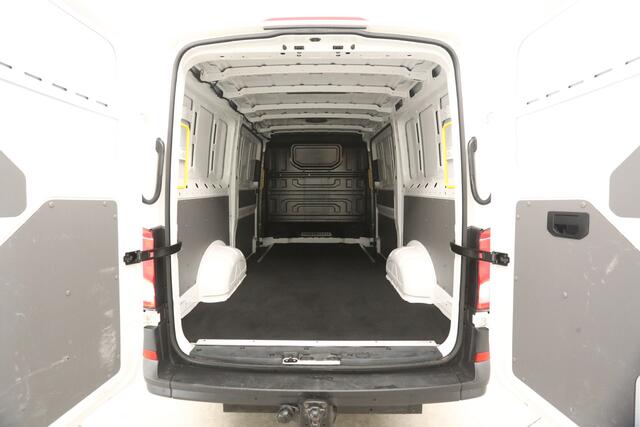 Volkswagen CRAFTER 30 2.0 TDI L3H2 177PK 3000KG Trekgew. Automaat DSG Airco Cruise Carplay 2xSchuifdeur Navi 3 Persoons Trekhaak