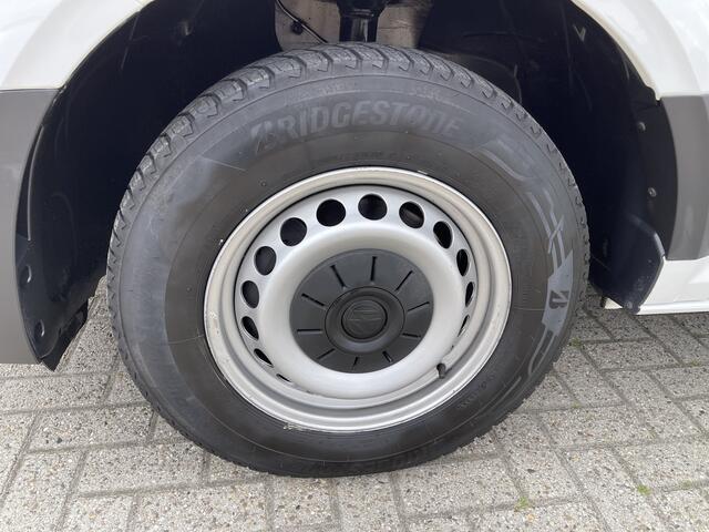 Volkswagen CRAFTER 35 2.0 TDI 140pk L3H3 ( voorheen L2H2 ) Comfortline / vaste prijs rijklaar ¤ 20.950 ex btw / bpm vrij / euro 6 diesel / airco / cruise / geveerde chauffeurs stoel / nette bus !
